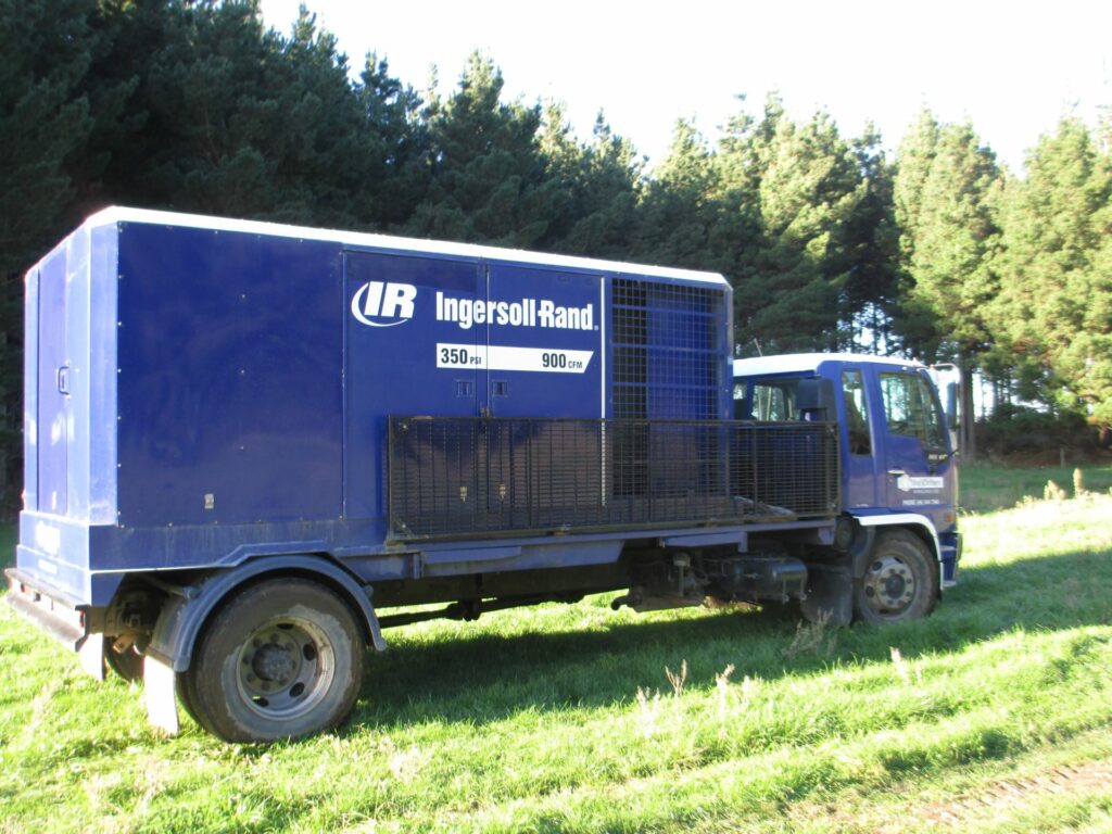 Ingersoll Rand 350psi 900cfm compressor truck